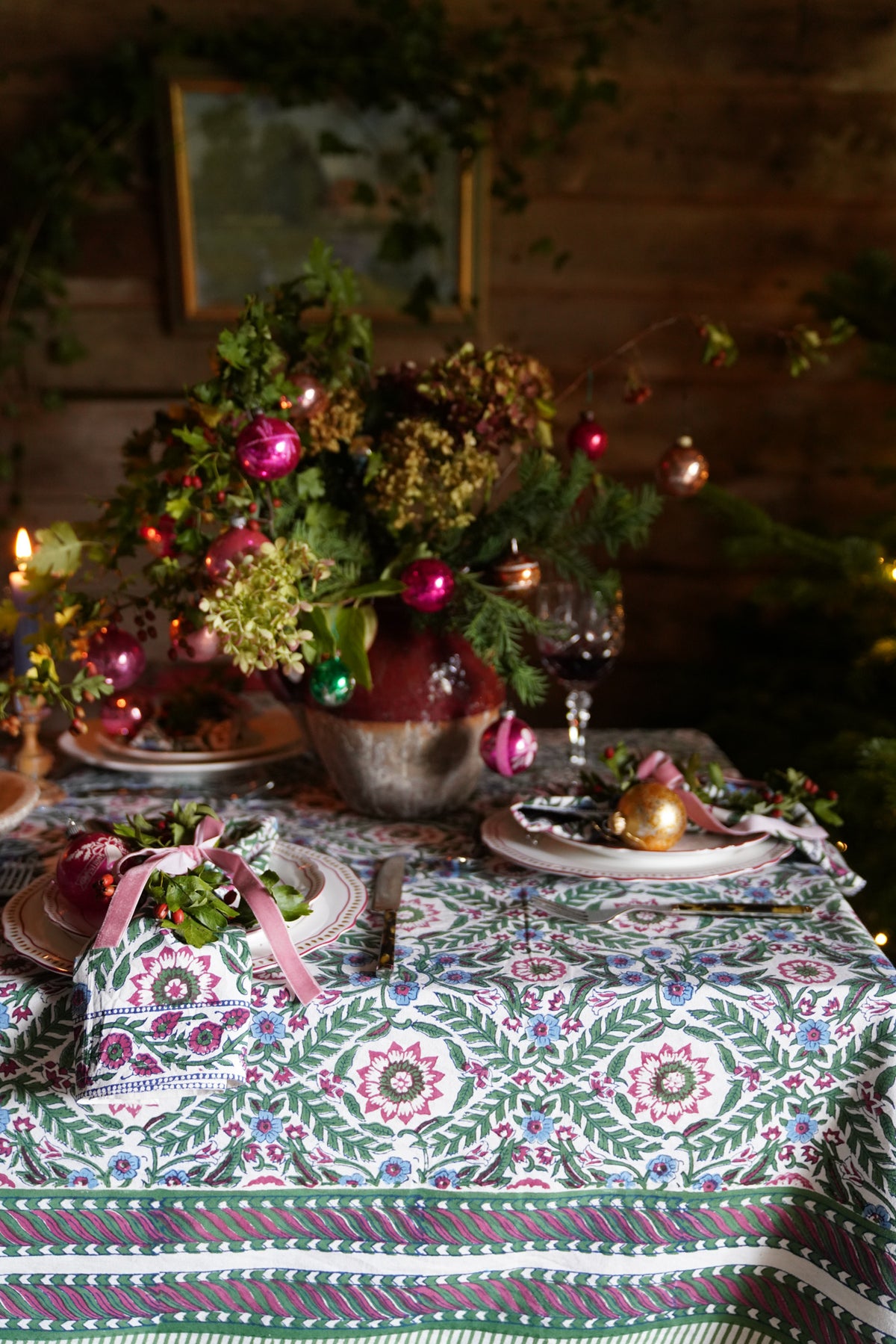 MULTI STAR FLORAL TABLECLOTH