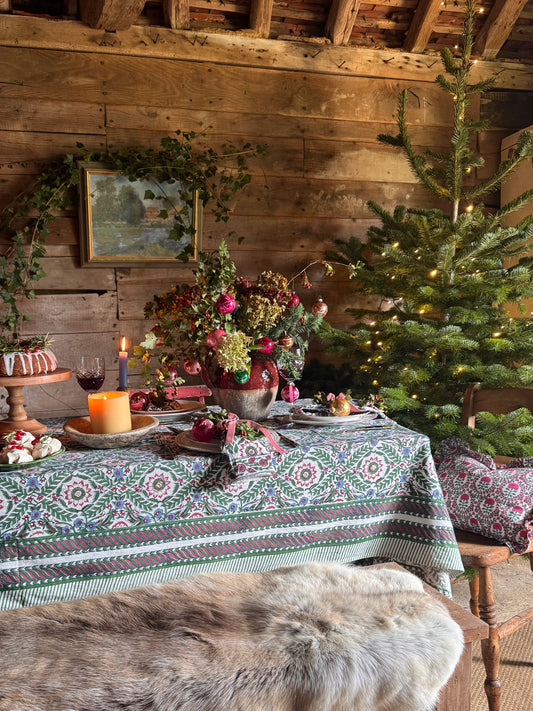 MULTI STAR FLORAL TABLECLOTH