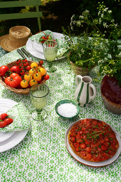 GREEN CHELSEA BLOOM TABLECLOTH