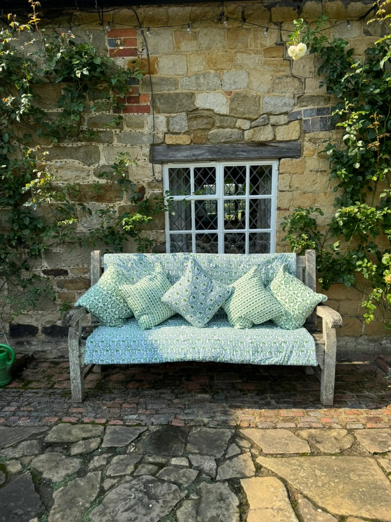 GREEN TRELLIS BENCH QUILT