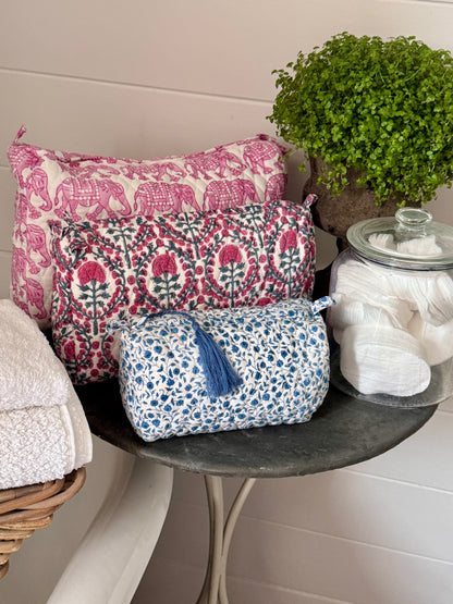 GIANT PINK ELEPHANT WASH BAG