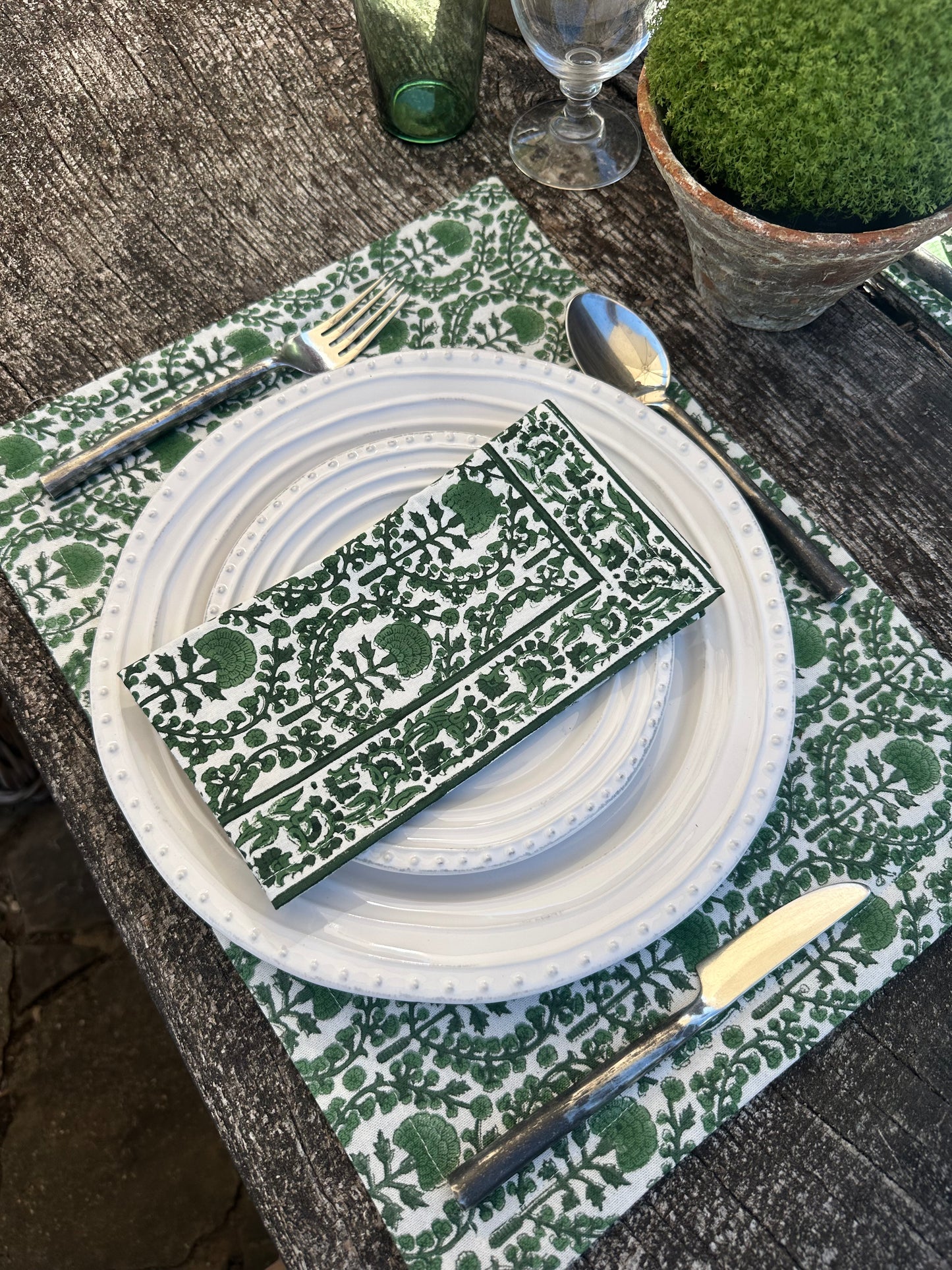 GREEN PLACEMAT
