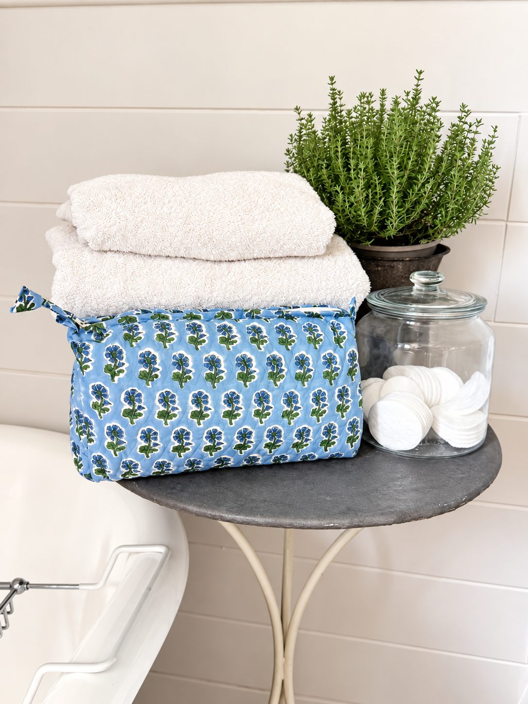 BLUE AND GREEN BACKGROUND FLORAL MAKEUP BAG