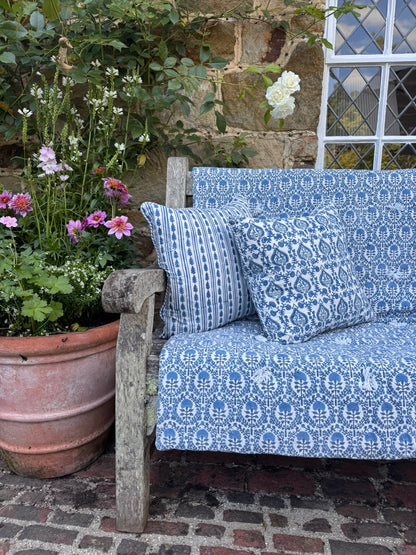 BLUE TRELLIS BENCH QUILT