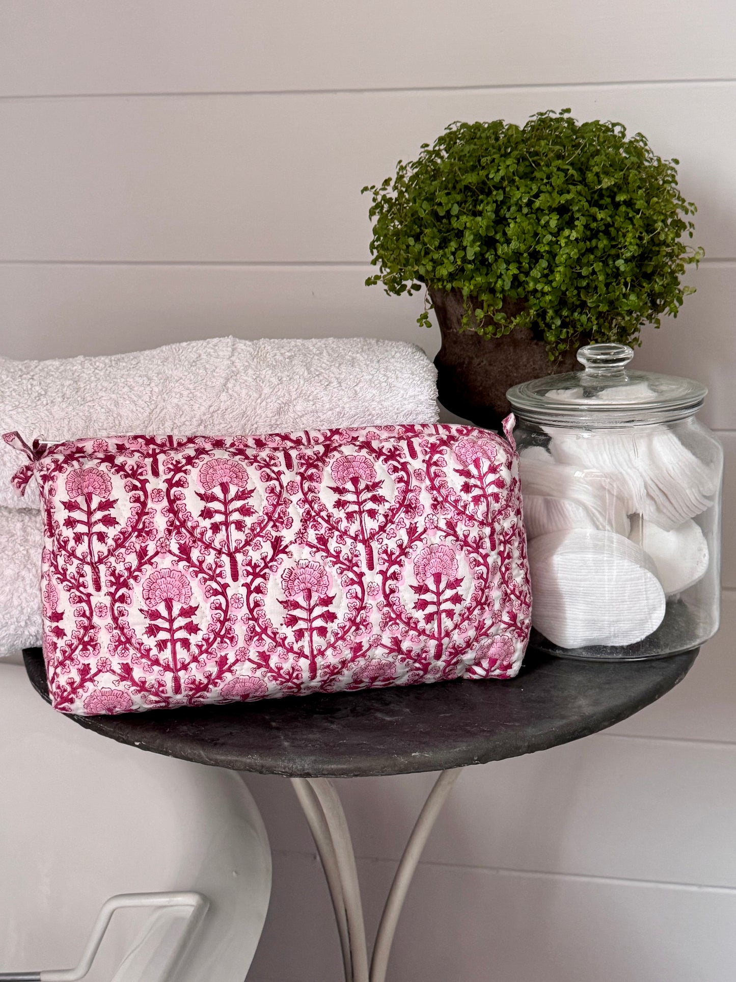 PINK TRELLIS MAKEUP BAG