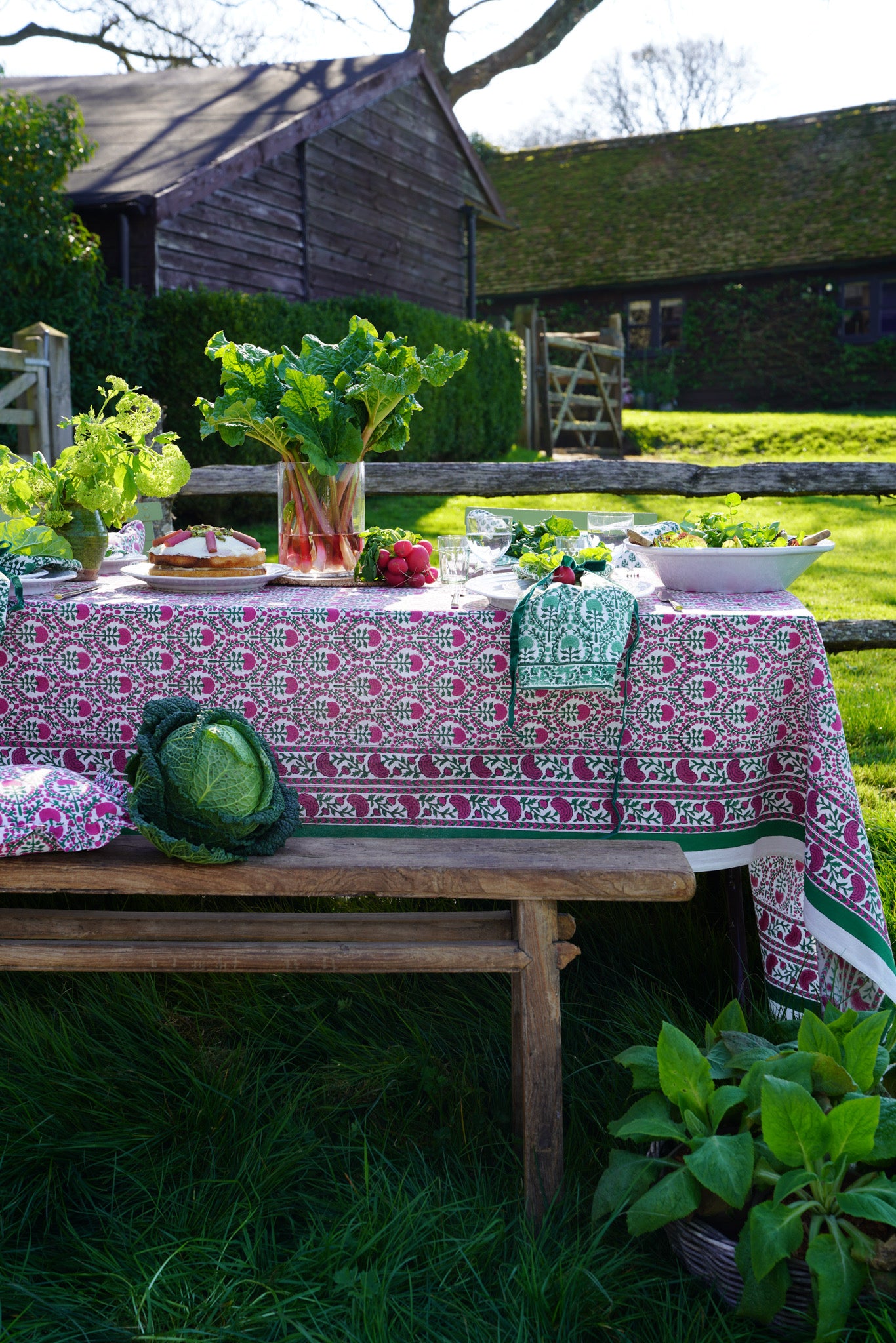 PINK AND GREEN TRELLIS TABLECLOTH