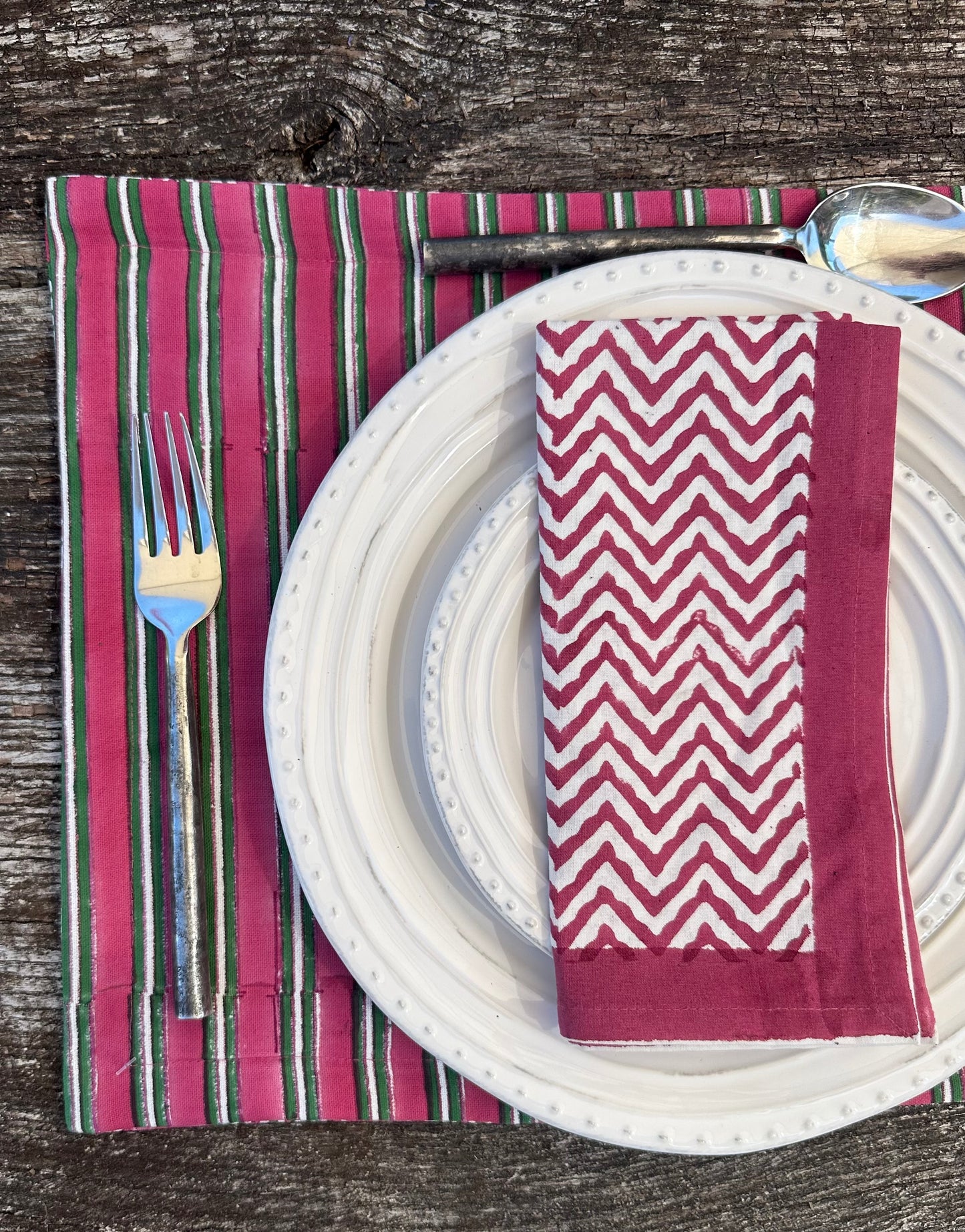 PINK ZIG ZAG NAPKINS NEW