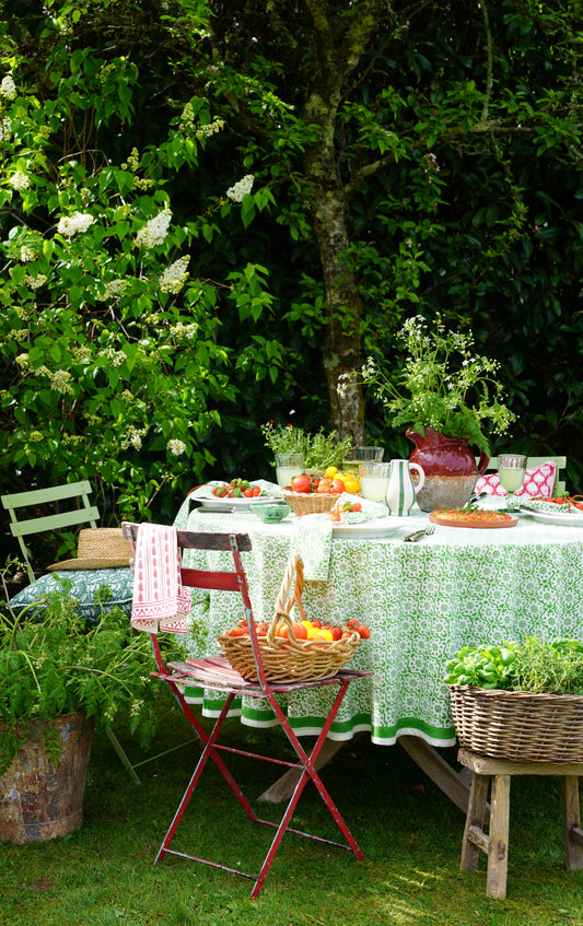 GREEN SPIRAL FLORAL TABLECLOTH