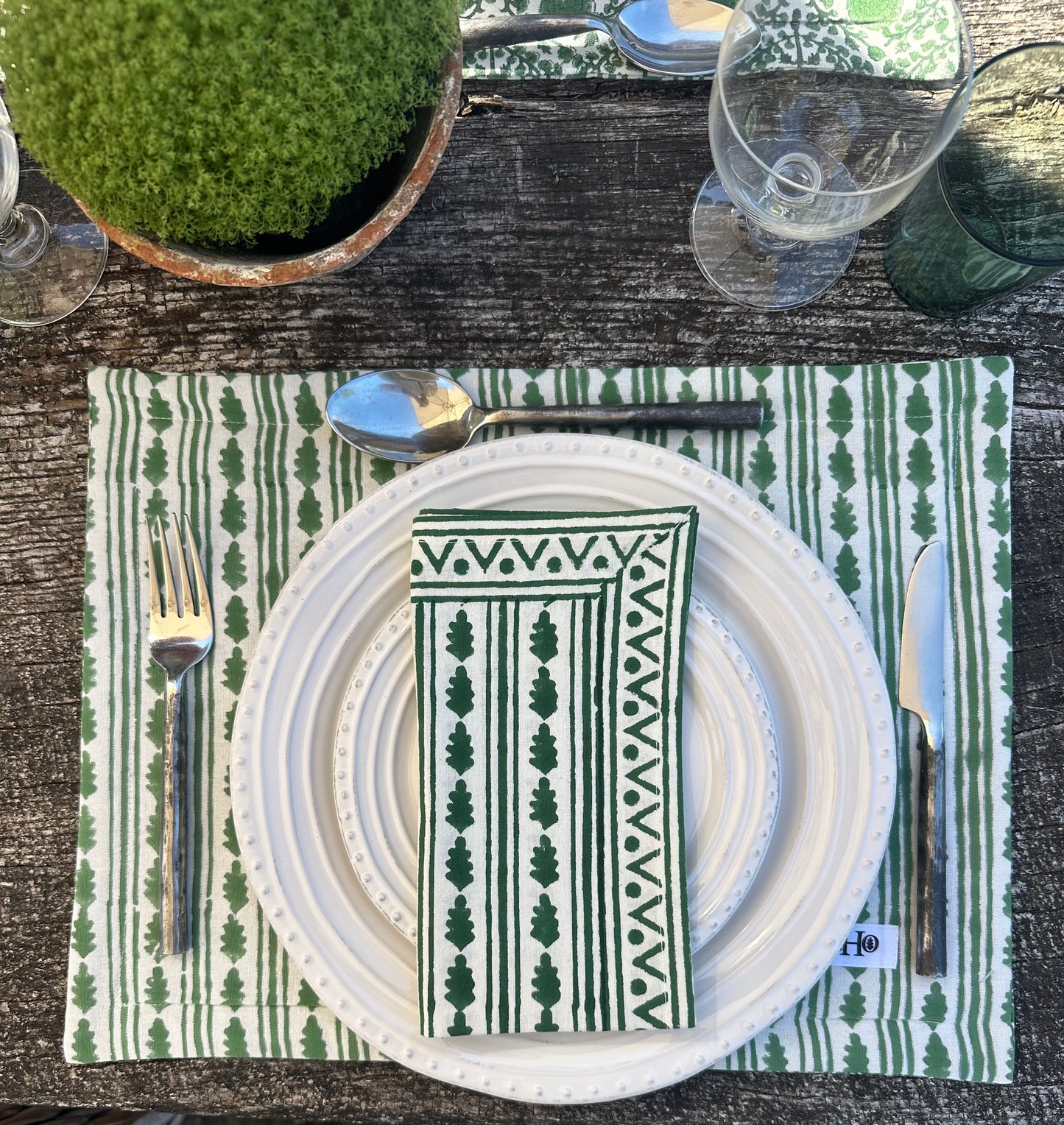 GREEN PLACEMAT