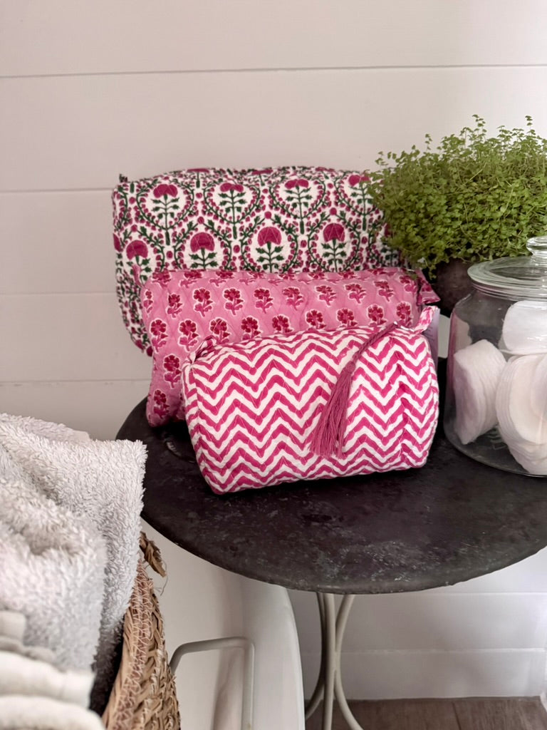 GIANT PINK AND GREEN TRELLIS WASH BAG