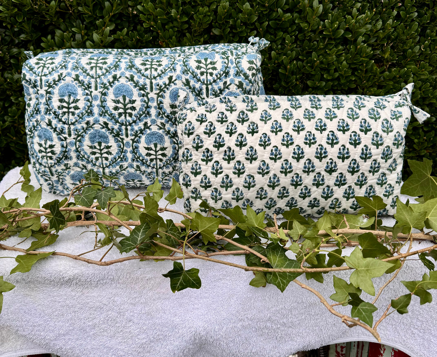 BLUE AND GREEN BOOTY FLORAL MAKEUP BAG