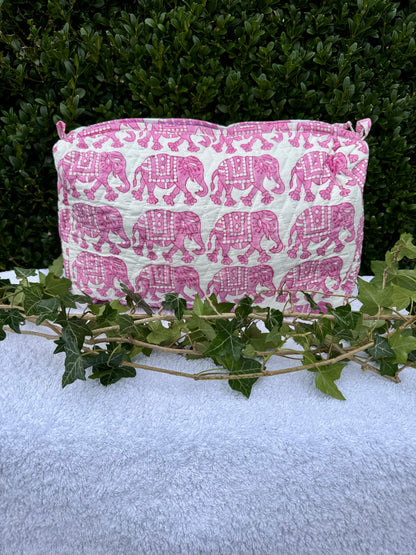 GIANT PINK ELEPHANTS WASH BAG