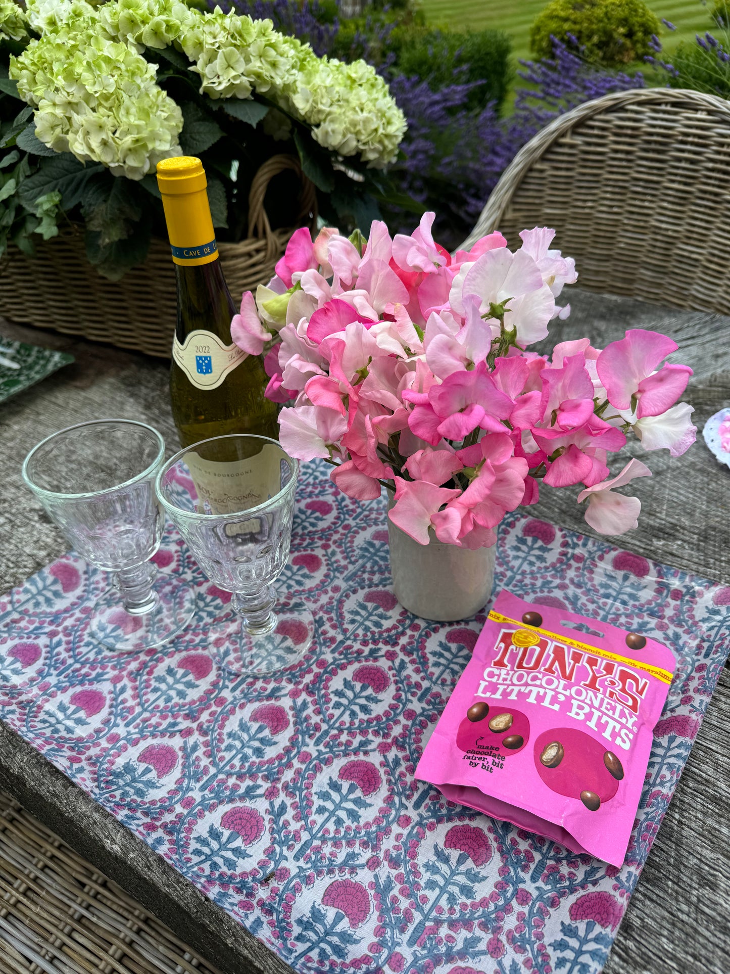 LARGE PINK AND BLUE TRELLIS ACORN TRAY