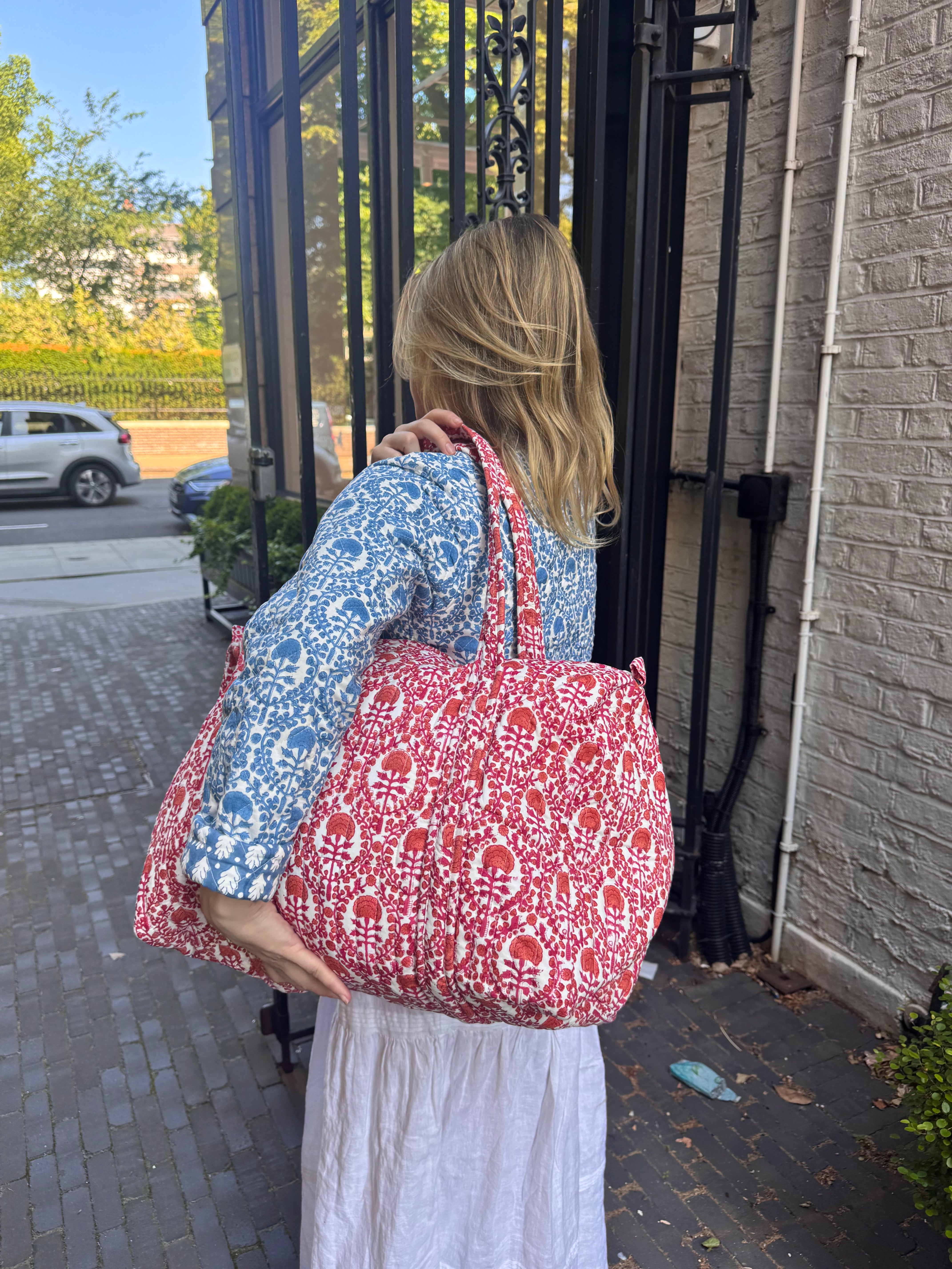 PINK AND ORANGE TRELLIS WEEKEND BAG