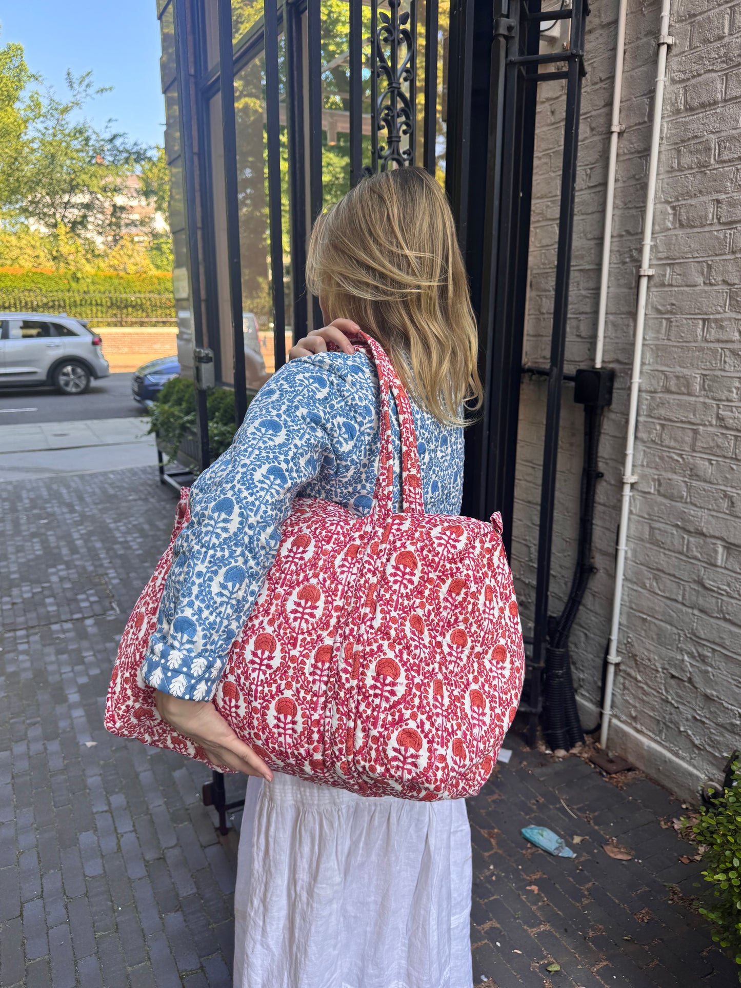 PINK AND ORANGE TRELLIS WEEKEND BAG