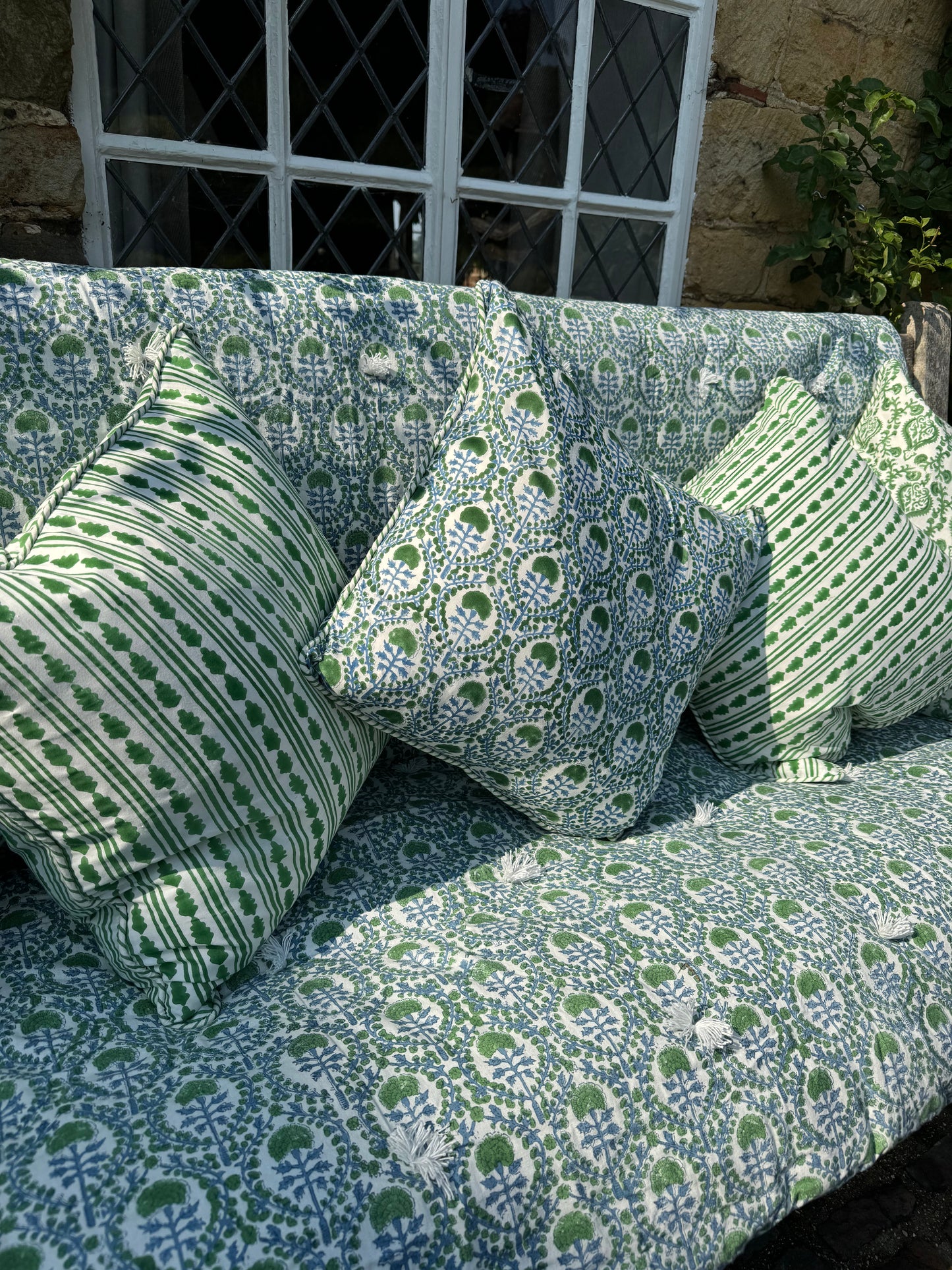 BLUE AND GREEN TRELLIS BENCH QUILT