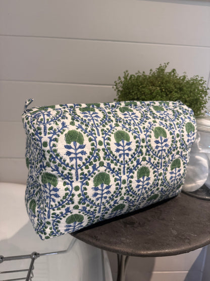 GIANT GREEN AND BLUE TRELLIS WASH BAG