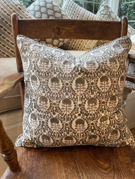 PUTTY TRELLIS CUSHION