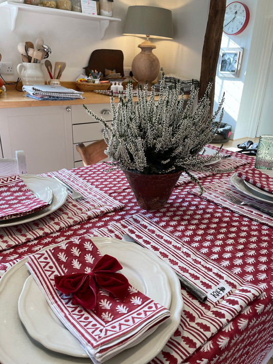 RED ACORN NAPKINS