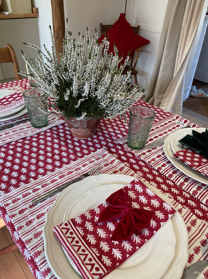 RED ACORN NAPKINS