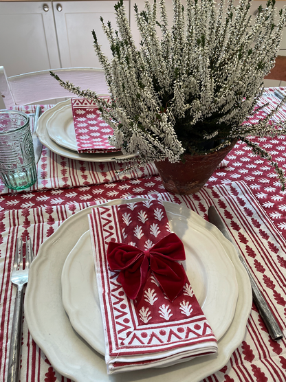 RED ACORN NAPKINS