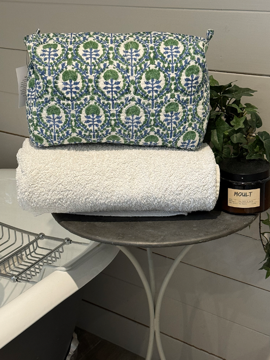 GIANT BLUE AND GREEN TRELLIS WASH BAG