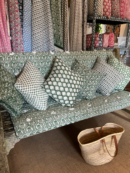 GREEN TRELLIS BENCH QUILT