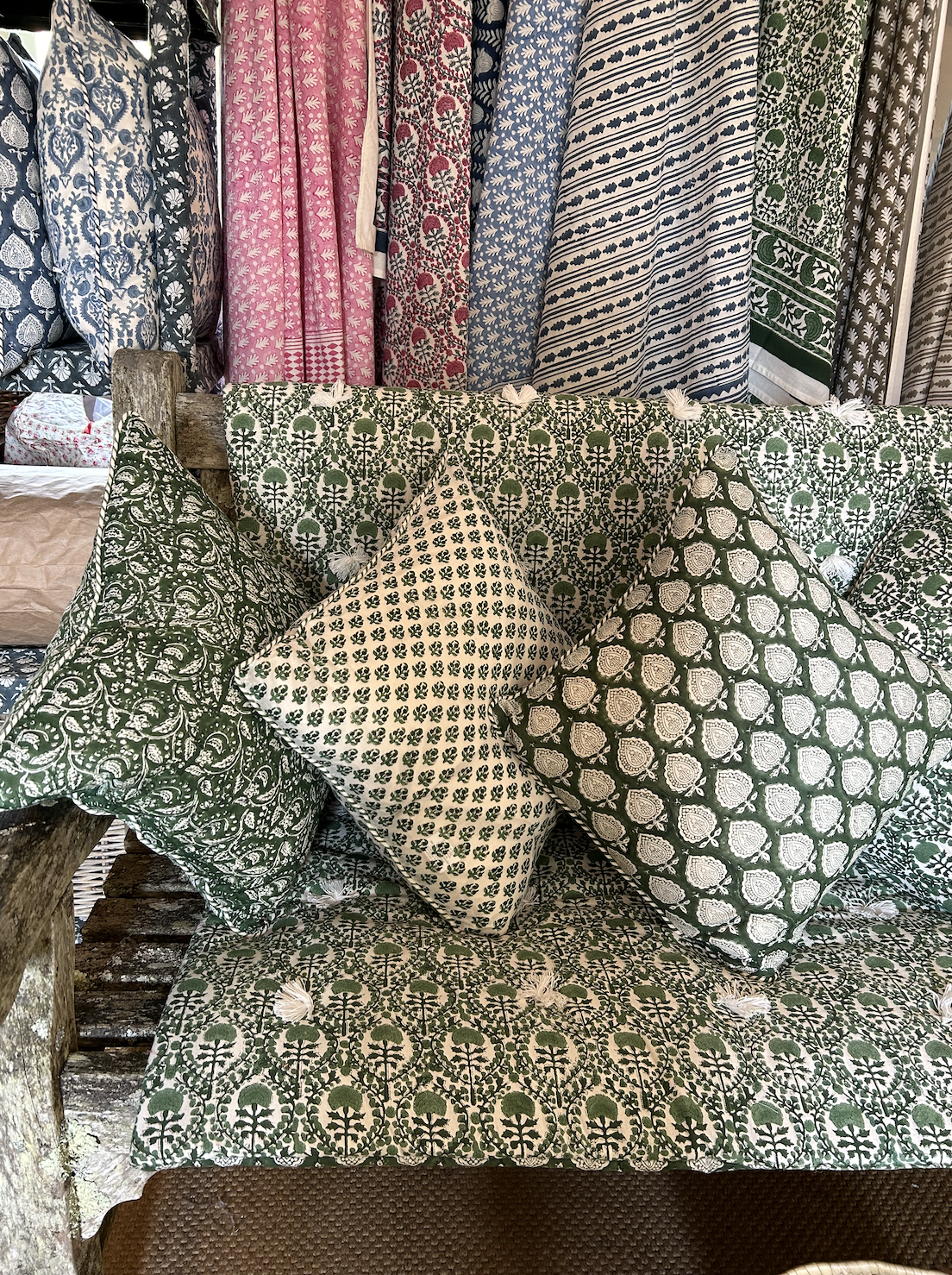 GREEN TRELLIS BENCH QUILT