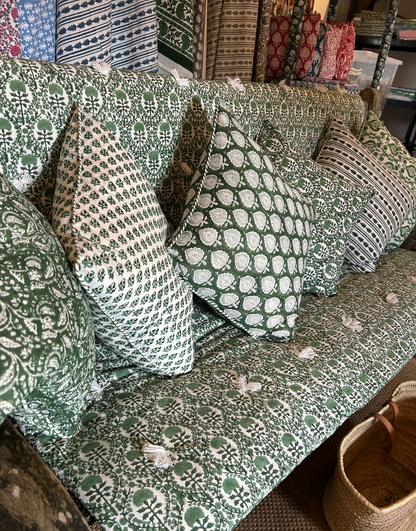 GREEN TRELLIS BENCH QUILT